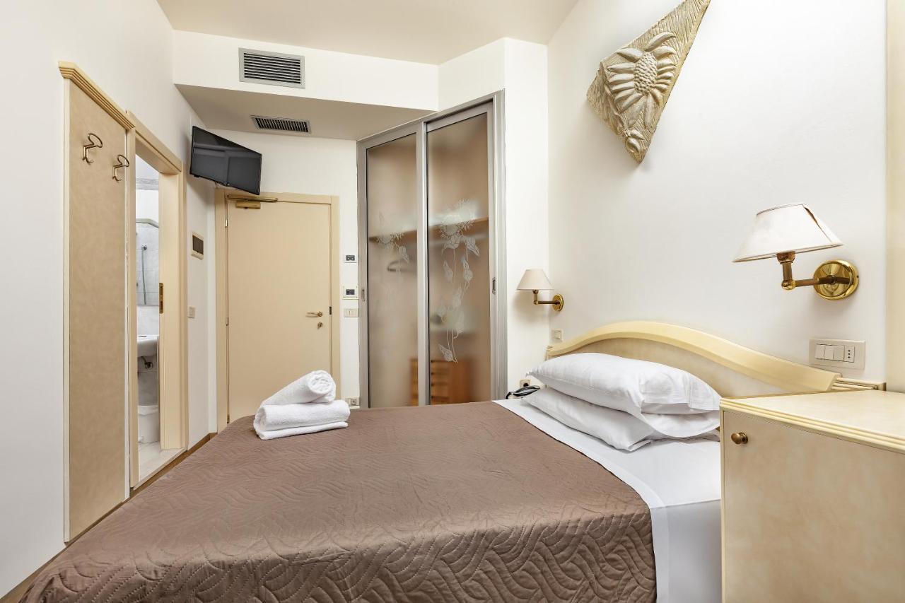 Ariminum Hotel リミニ エクステリア 写真