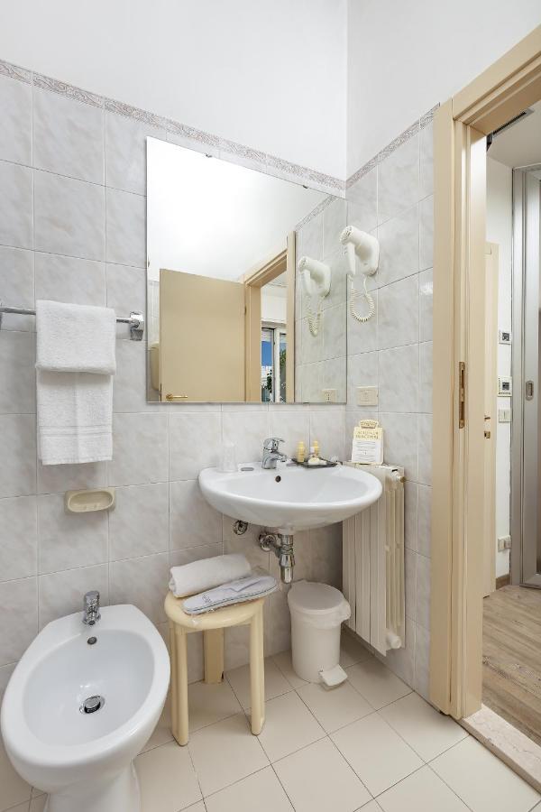 Ariminum Hotel リミニ エクステリア 写真